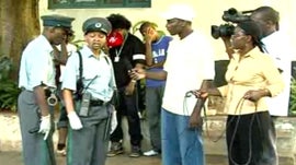 Imagem de Por Lei e Organiza��o