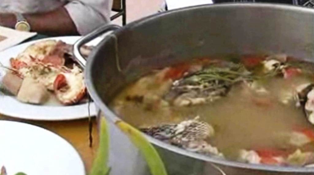 Caldo de Peixe com Lagosta - Mindelo