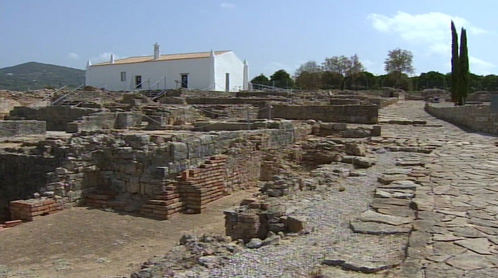 A Escrava Trophime e a Senhora Marina - (Milreu - Faro)