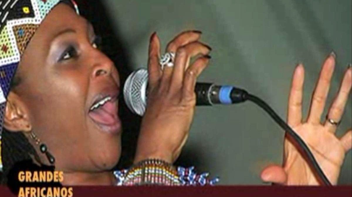 Imagem de Yvonne Chaka Chaka
