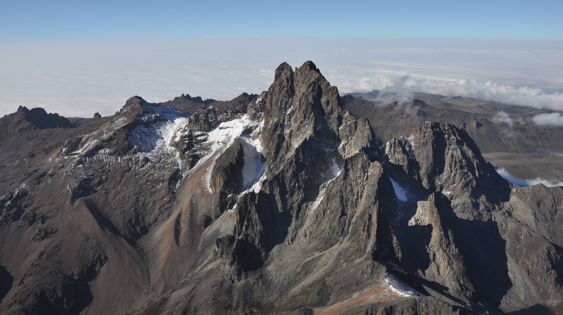 Monte Qunia: O Corao de Gelo de frica
