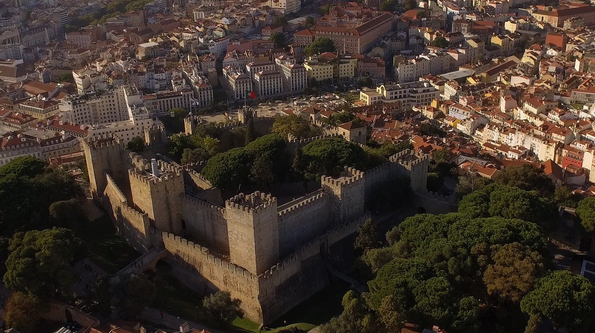 Cerca Moura de Lisboa