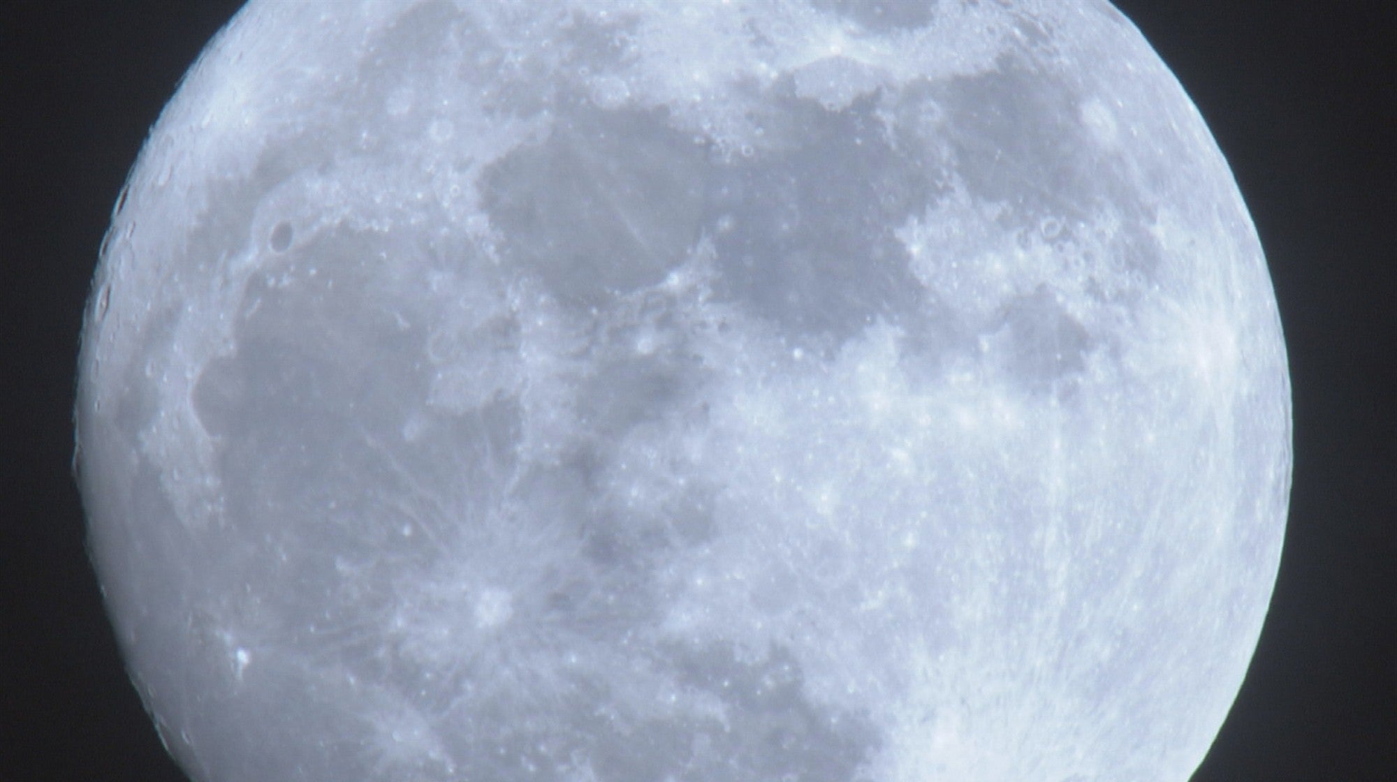 A Frente Csmica - O Mistrio Lunar: O Segredo das Luzes Misteriosas