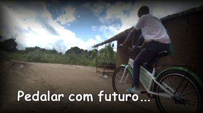 Play - Pedalar com Futuro... em Moçambique