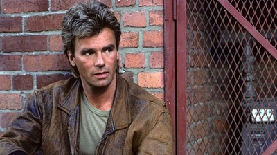 Play - MacGyver