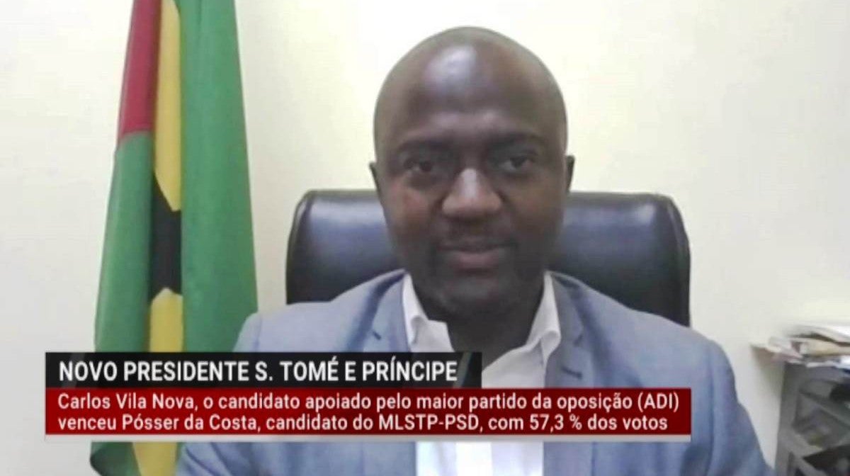 Novo Ciclo-Novo Presidente de STP/Golpe de Estado na Guin-Conacri/Autrquicas /Ensino em Angola/Jantar Indiscreto