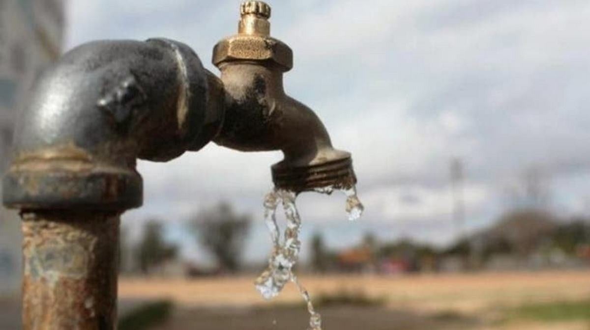 Fornecimento de gua em Luanda