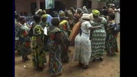 Imagem de Dan�as F�nebres: Dan�a Zing, Dan�a das Mulheres de Sa�a, Dan�a Ntso Aze