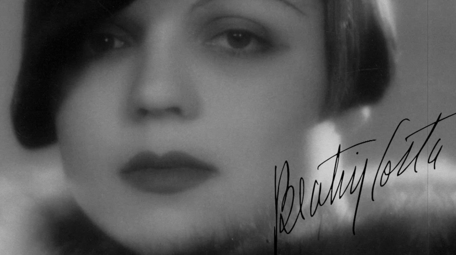 Play - Beatriz Costa: A Alegria é a Minha Religião