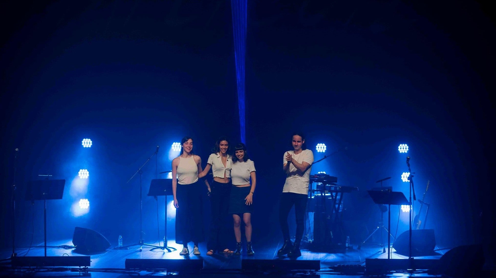 Play - :PAPERCUTZ - Choral