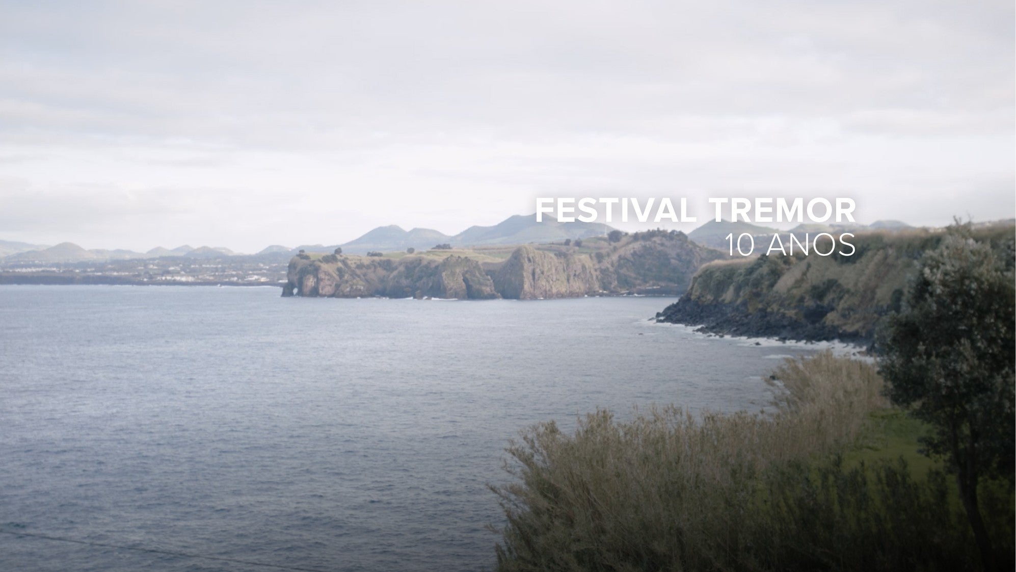 Play - Tremor - 10 Anos