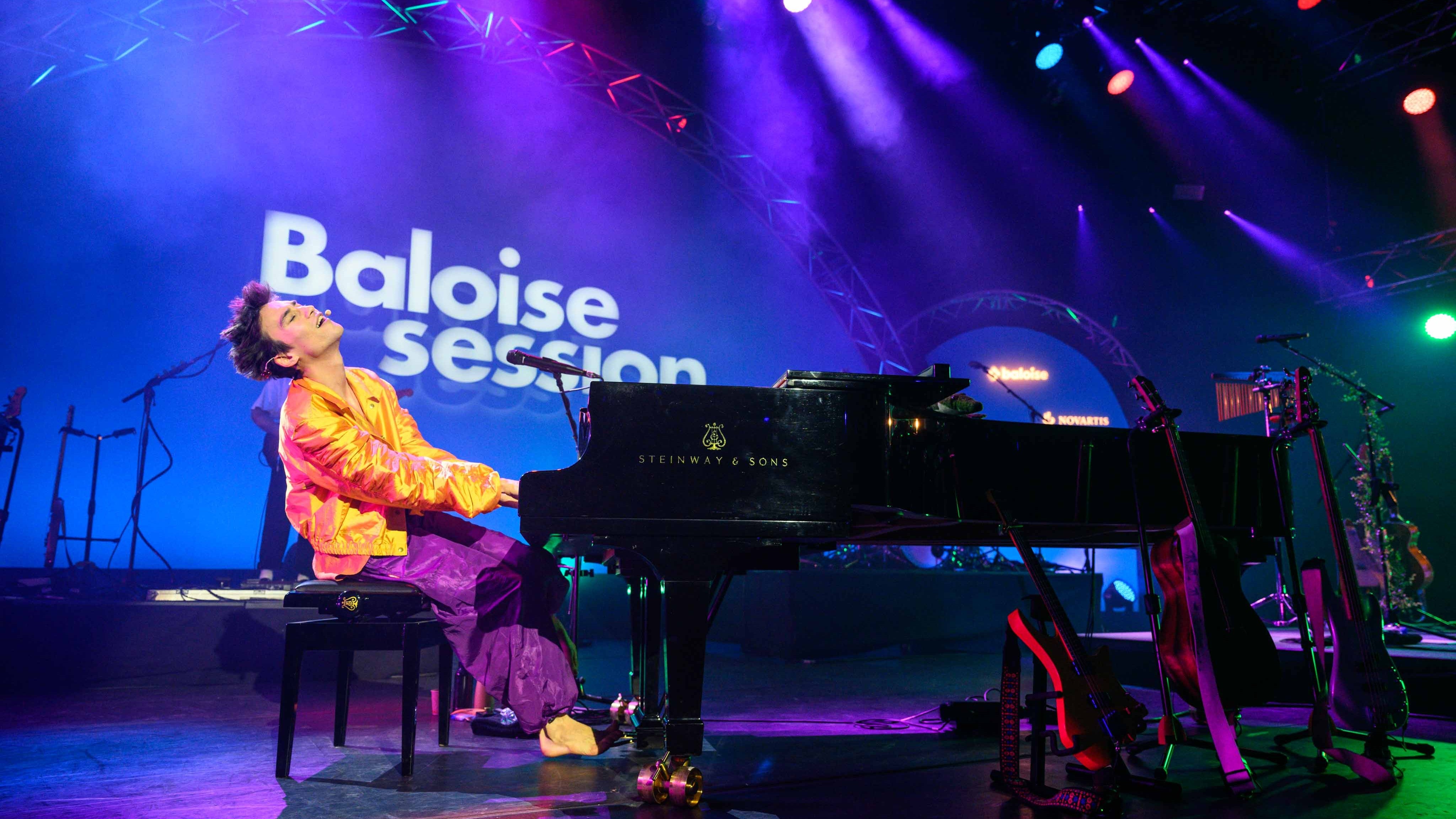 Play - Jacob Collier em Concerto no Baloise Session