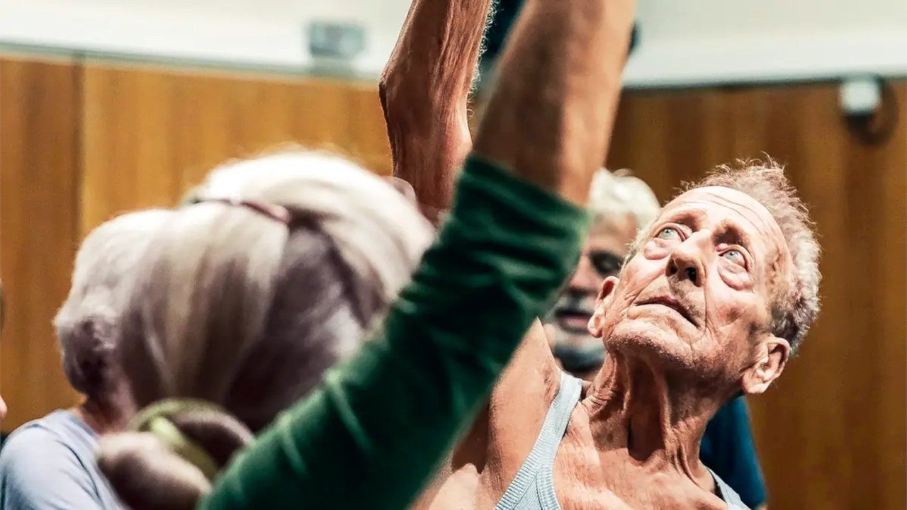 Play - A Esta Hora, Na Infância Neva