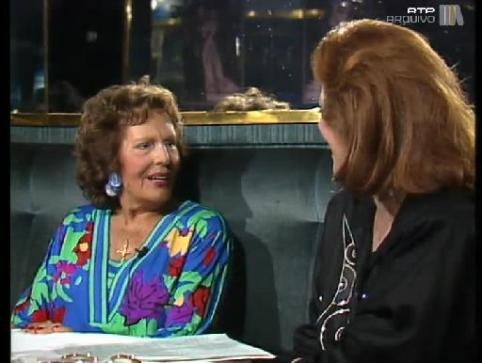 Amália Rodrigues é convidada de Simone de Oliveira no Piano Bar