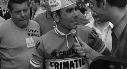 Contrarrelógio e Entrevista de Joaquim Agostinho no Final da Volta à França em Bicicleta.
