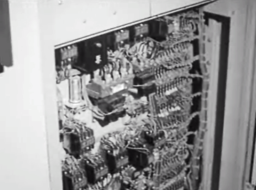 Jornalistas visitam centro emissor e Nhacra