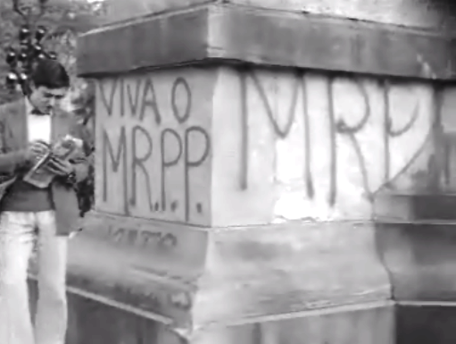 Monumentos e paredes da baixa lisboeta com inscrições