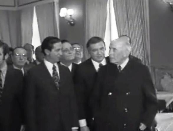 Visita de Américo Tomás ao Grupo Desportivo da Mouraria