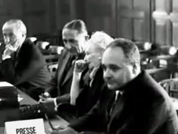 Discussão da questão da Índia Portuguesa em Haia