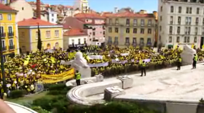 Manifestação em defesa dos contratos de associação