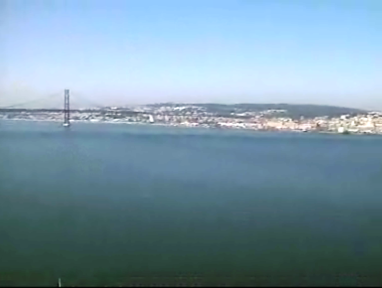 Mesmo em frente de Lisboa