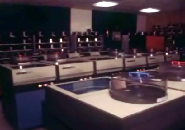 Sala de Computadores da empresa Norma