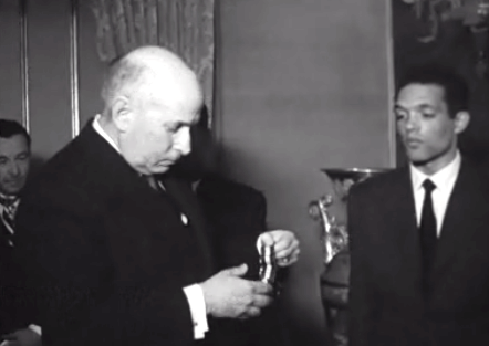 Condecoração de tripulantes do Monte Brasil