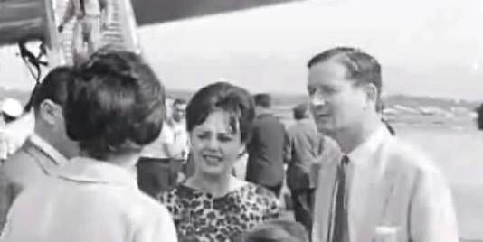 Chegada das atrizes Henriette Morineau e Anna Paula