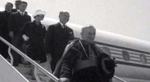 Cardeal Fernando Cento Chega a Lisboa