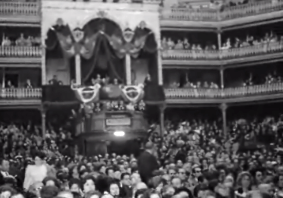 Chefe de Estado assiste à ópera “O Guarany”