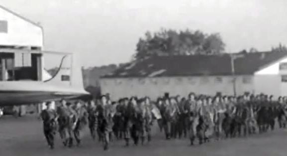 Partida de Tropas Paraquedistas para Angola