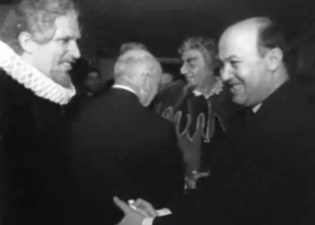 Américo Tomás assiste à ópera Rigoletto