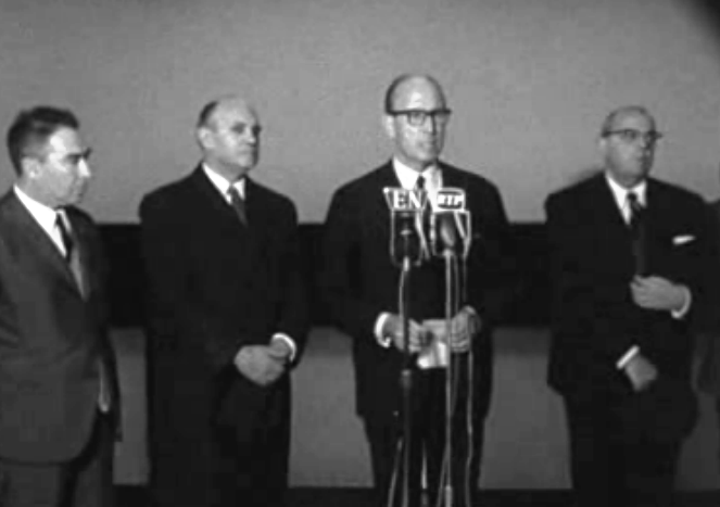 Chegada de missão portuguesa que assistiu às comemorações cabralinas no Brasil