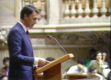 Cavaco Silva critica moção de censura ao Governo apresentada pelo PS