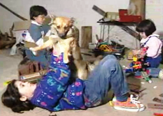 Crianças abandonadas em bomba de gasolina