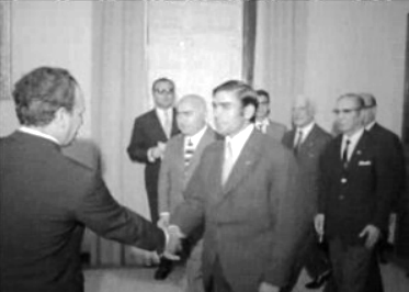 Veiga Simão condecora Joaquim Agostinho