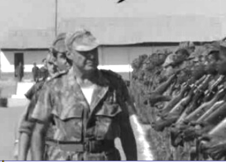 Spínola preside a cerimónia de recepção de fuzileiros em Bissau