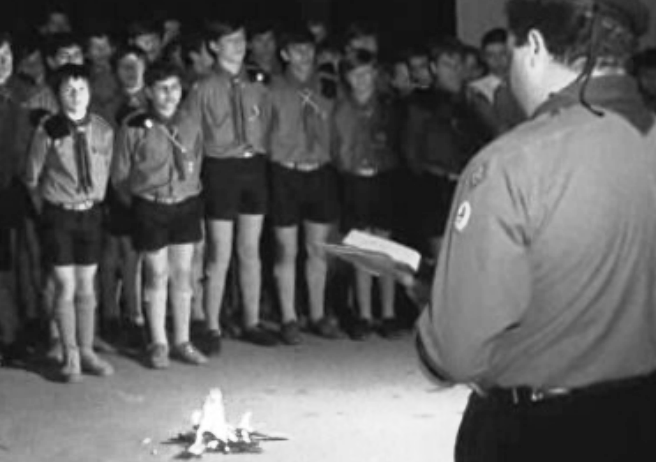 Cerimónia de investidura de lobitos e escuteiros em Lisboa