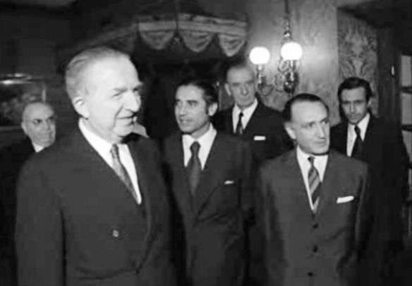 Giuseppe Pella visita Portugal