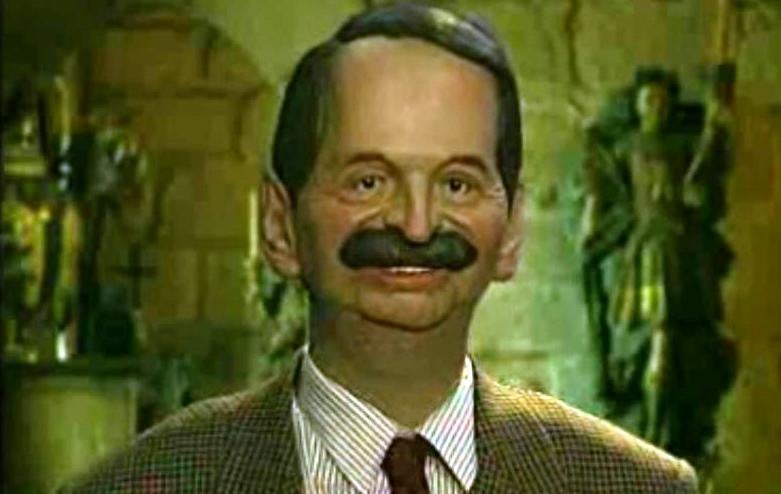 Em Casa da Família Irreal Portuguesa