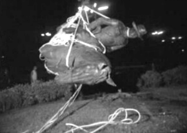 Derrube estátua de Mouzinho de Albuquerque