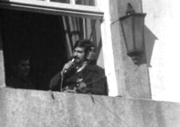 Manifestação popular de apoio ao MFA