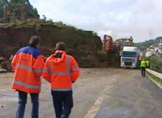 CREL cortada devido a deslizamento de terras