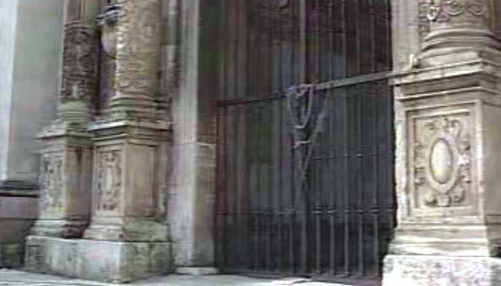 Estudantes encerram a Faculdade de Direito