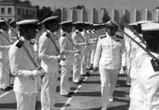 Juramento da bandeira no quartel do Alfeite