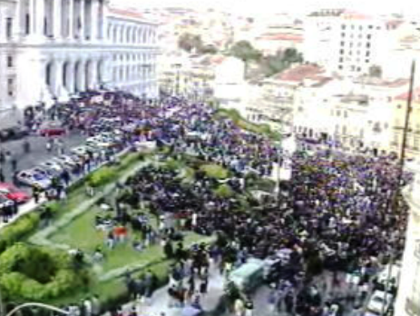 Estudantes manifestam-se contra a Lei das Propinas