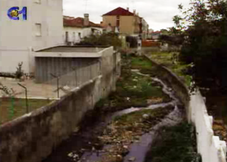 Esgotos a céu aberto em Carcavelos