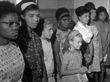 Visita de alunas angolanas ao Museu Militar