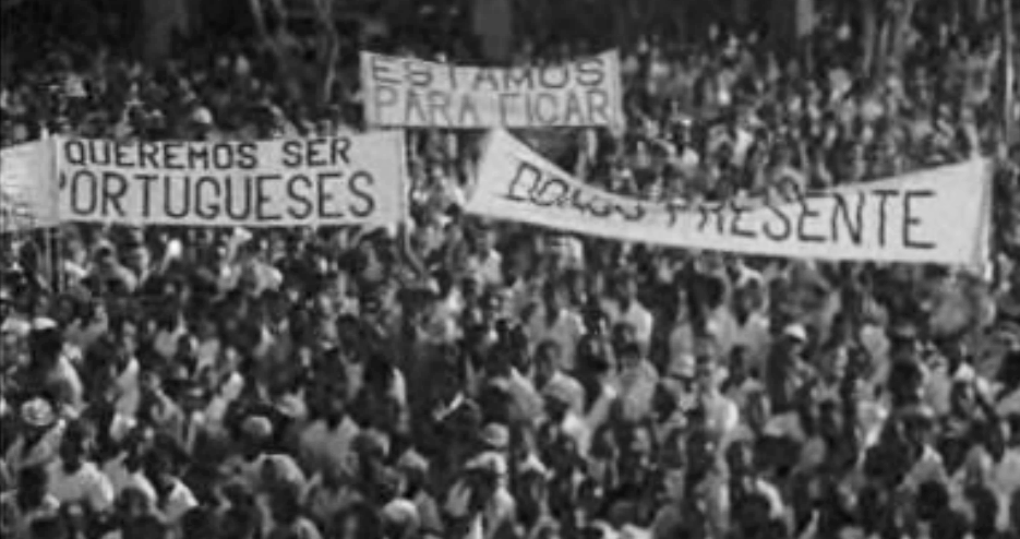 Manifestação a favor da política ultramarina