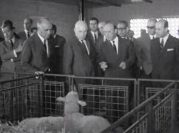 Visita de Américo Tomás à Feira do Ribatejo